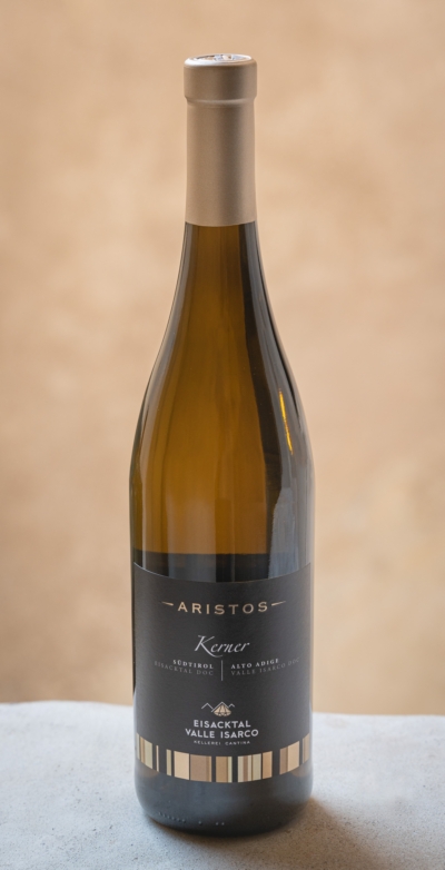 0.Kerner Aristos Cantina Valle Isarco ambientata