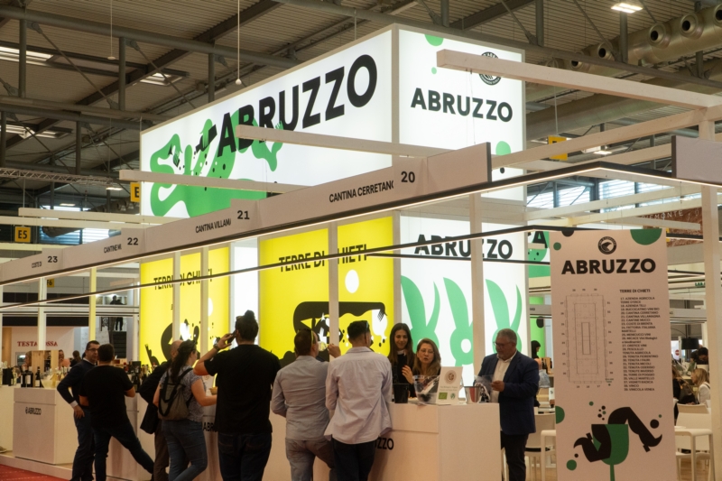 0.VINI ABRUZZO AL VINITALY NIC9141